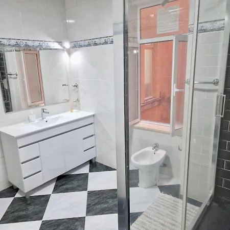 Sublime Yellow Bedroom Проживание в семье Лиссабон